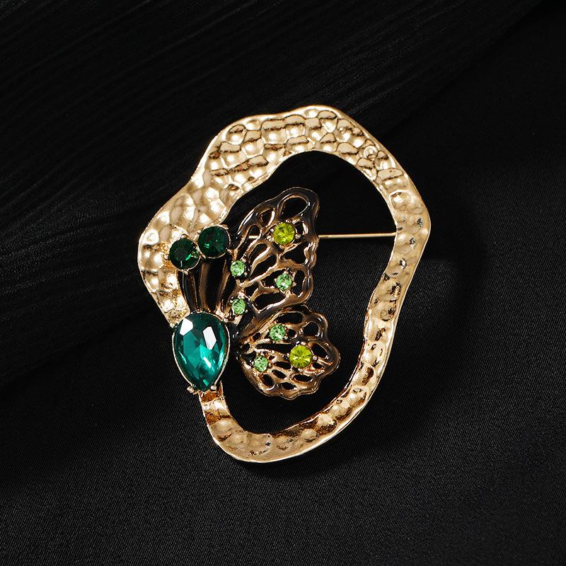 Butterfly shadow trace French elegant butterfly brooch niche design sense light luxury temperament high-end corsage pin accessories women