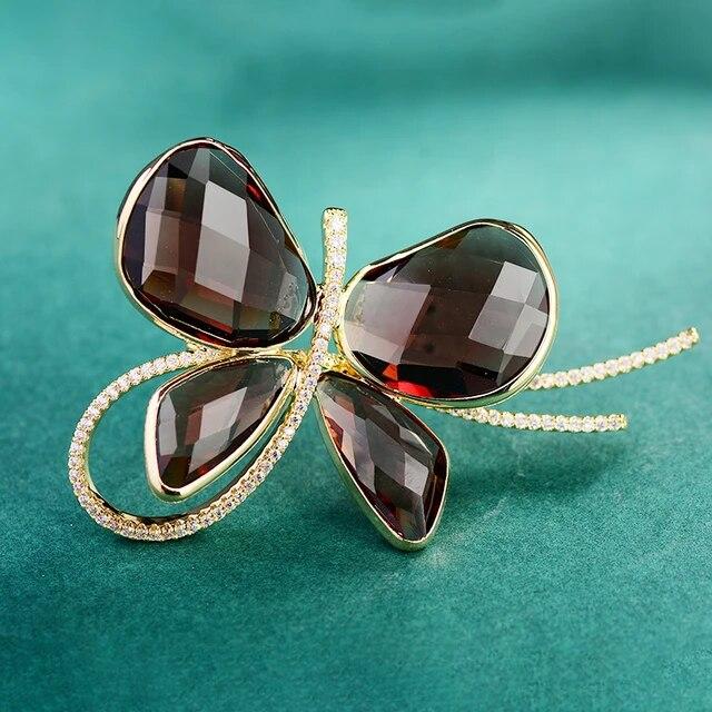 New Elegant Baroque Pearl Natural Shell Zircon Butterfly Brooches for Women Coat Clothing Accessories Pins Creative Corsage