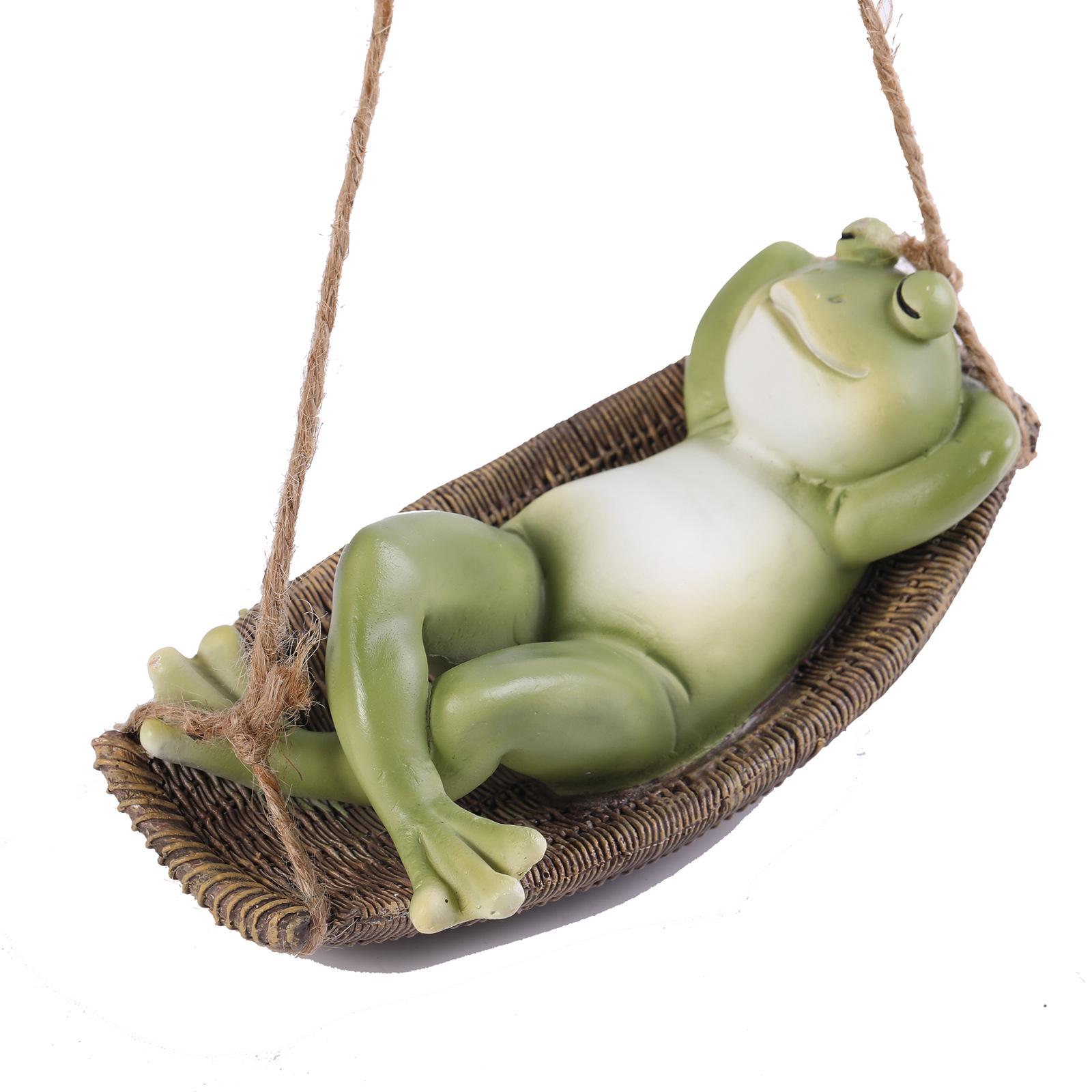 Modern Outdoor Garden Frog Swing Pendant: Cute Animal Hanging Ornament Sculpture 16x8x7 cm