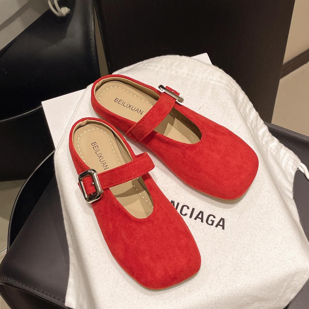

Dopamine Color Boken Baotou Half Tug Girl 2025 Spring and Summer New Suede Square Head Red Mary Jane Flat Bottom 35 красный
