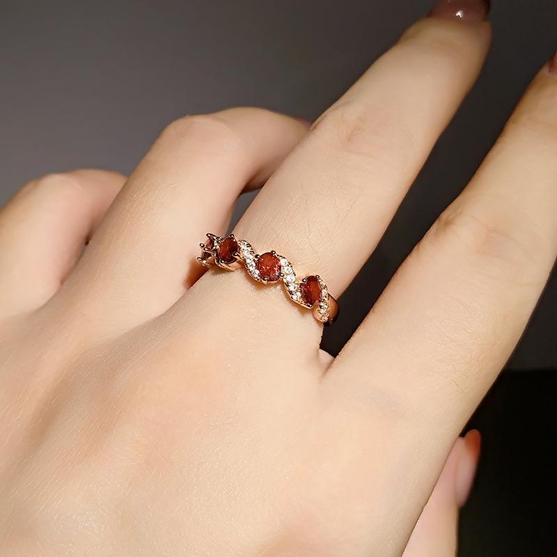 Imitation Peridot New Arm Ring For Women'S Personality, High Sense Of Luxury, Light Luxury, High Carbon, Full Set With Open Ring.