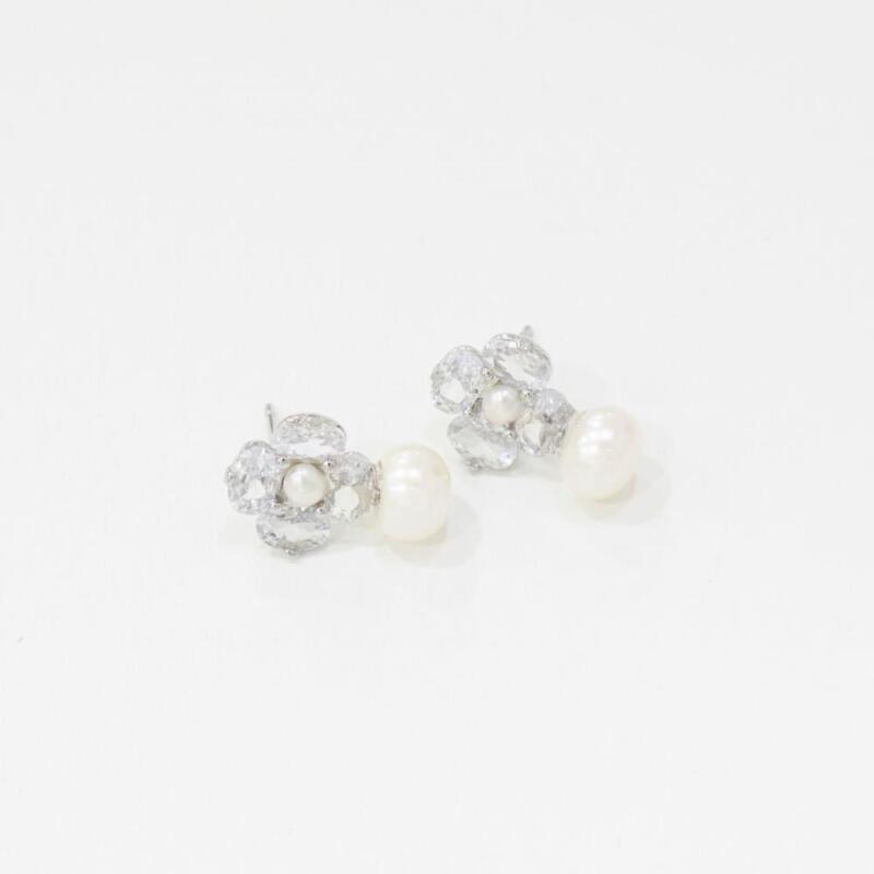 Flower Cubic Yeongrong Interview Pearl Earrings Silver Needle Earrings