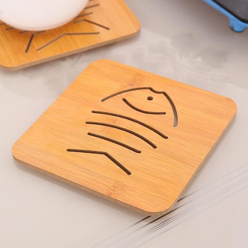 Household Wooden Hollow Coasters Cartoon Animal Anti-scald Non-slip Heat Insulation Mats Home and Decoration Kitchen Utensils