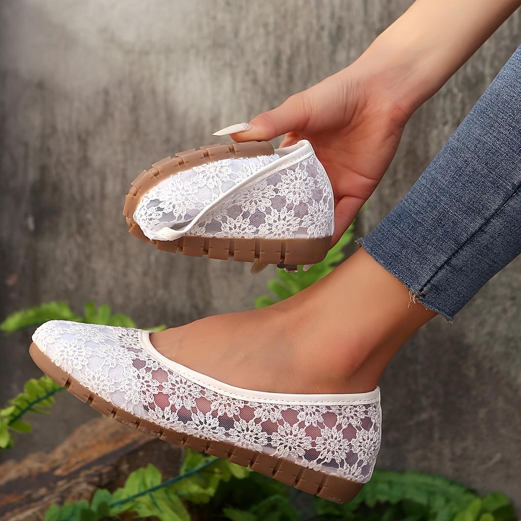 Festive Plaid Bow Flats: Lightweight, Comfortable, And Stylish for All Seasons