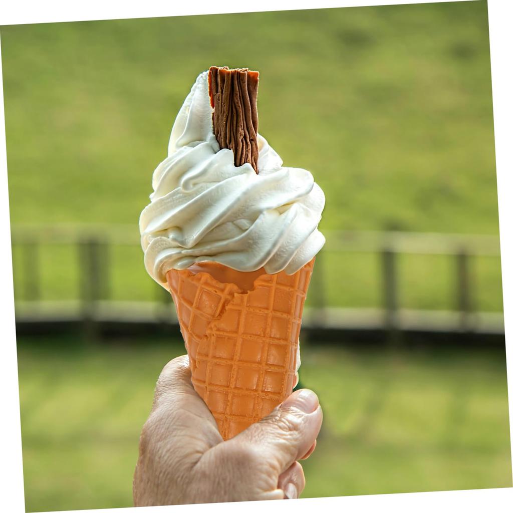 ibasenice Simulation Ice Cream Cone Fake Cone Photography Lightweight for Home or Store Display 5-inch Model, Prop, PVC,