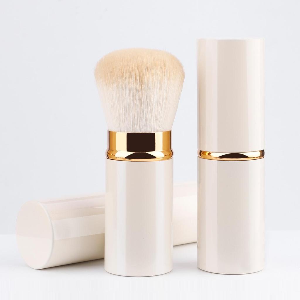 Retractable Travel Makeup Brush: Portable Blush & Powder Tool