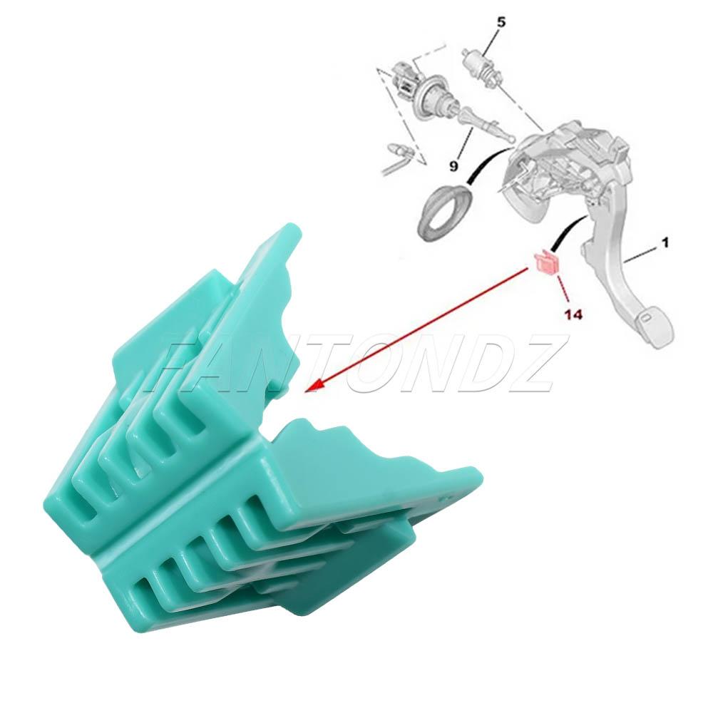 Clutch Pedal Spring Clip For Peugeot 308 Citroen C4-Picasso Expert 9820342980 Car Clutch Transmitter Staple 1609586780 зелёный