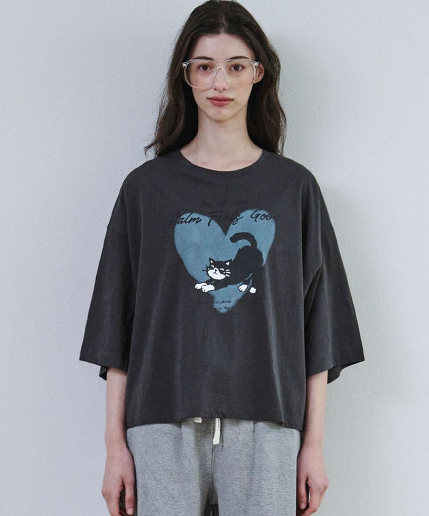 MALOUPE 5219 Heart Cat Graphic T-Shirt (Dark Gray)