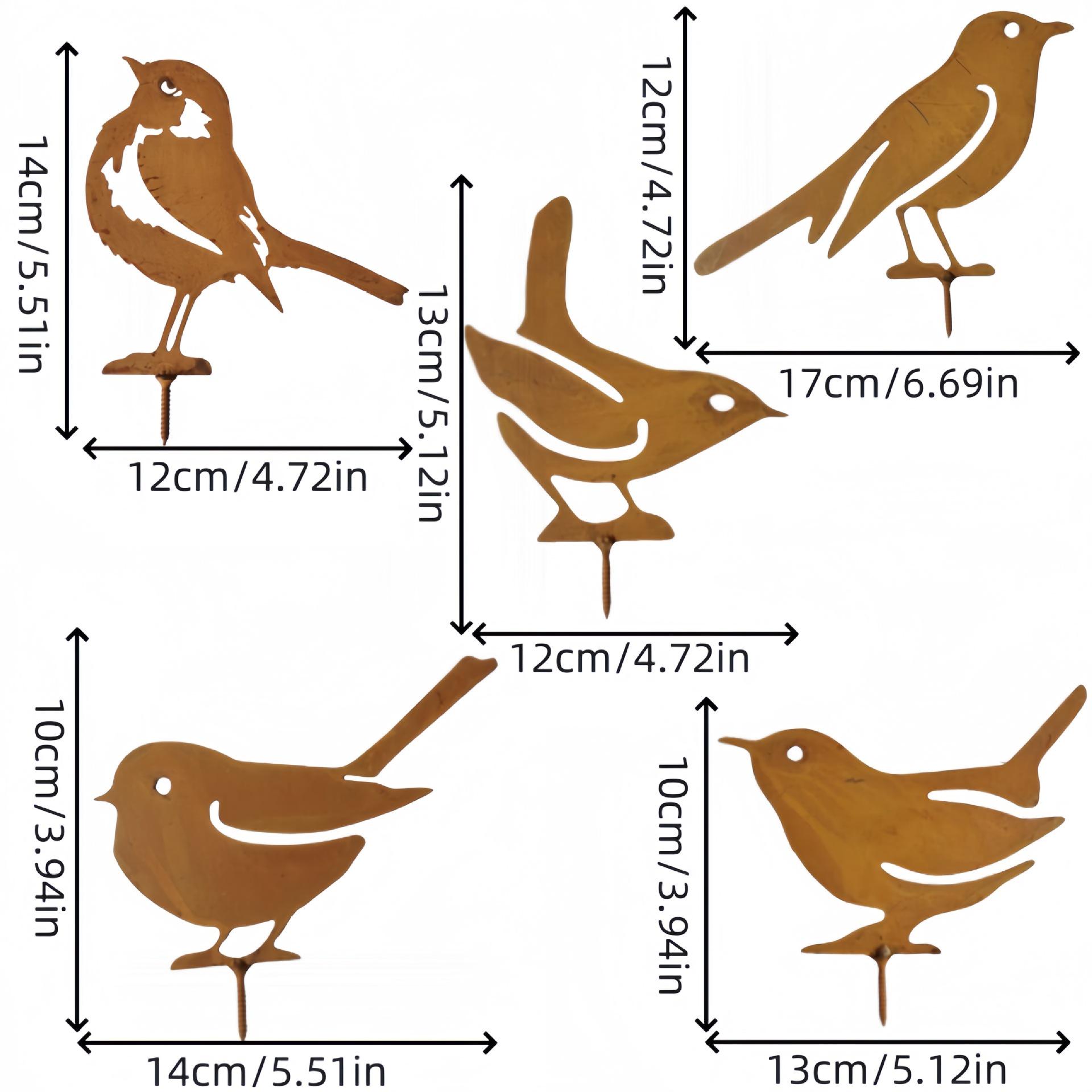 

Ржавый кованый железный садовый колышек с птицей