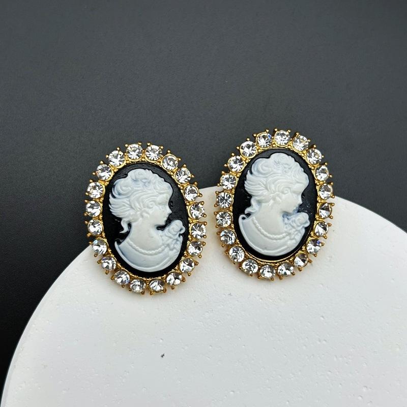 Vintage Western Style Versatile Cameo Oval 925 Silver Needle Earrings