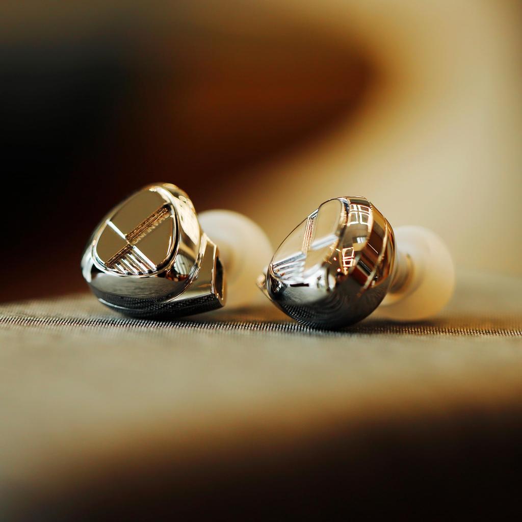 SHANLING SONO S Hybrid Earphones Diaphragm HCCAW Voice Coil Interchangeable Sound Filter Certified Compatible OFC Cable Compact and Lightweight Wired