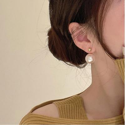 Eleganti Orecchini Geometrici con Perle e Ago in Argento 925 – Design di Nicchia di Alta Gamma per Donna