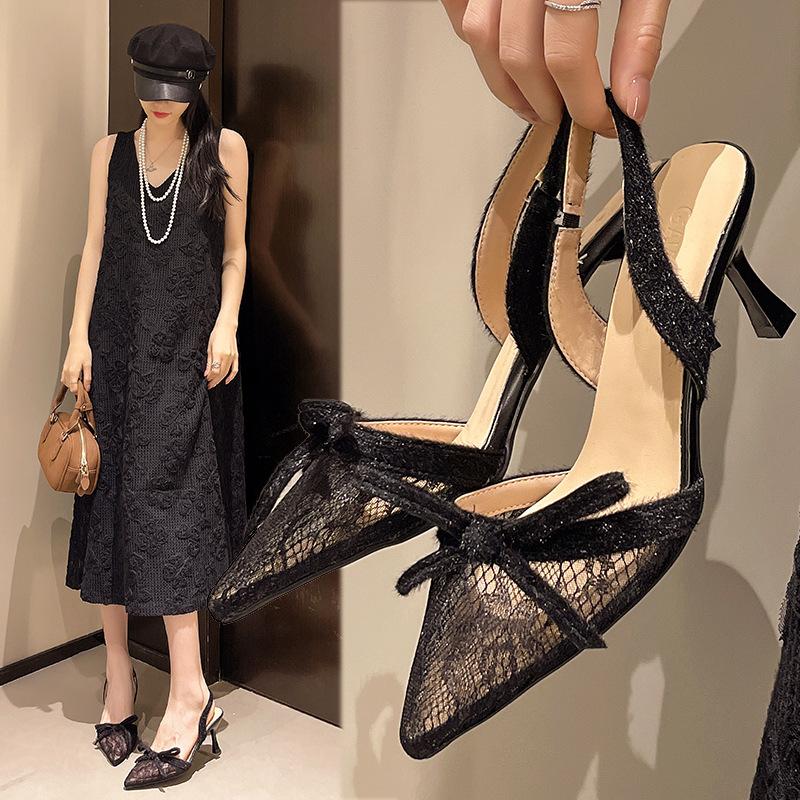 New Niche Sexy Babes Embroidered Lace Bag Head Sandals Thin Heels Small Square Head Bow High Heels Women