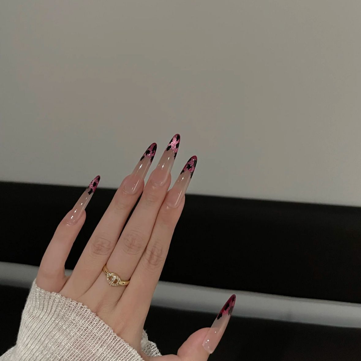 Hot-selling nail art, sweet and cool Spice Girl style pink leopard print cat eye long thin dog wear New Year s leopard print XS