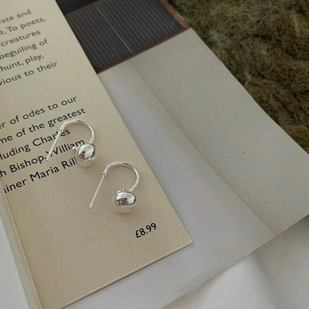 

925 Silver Needle Simple Bean Stud Earrings Niche Design Earrings Temperament Earrings 2025 New Tide