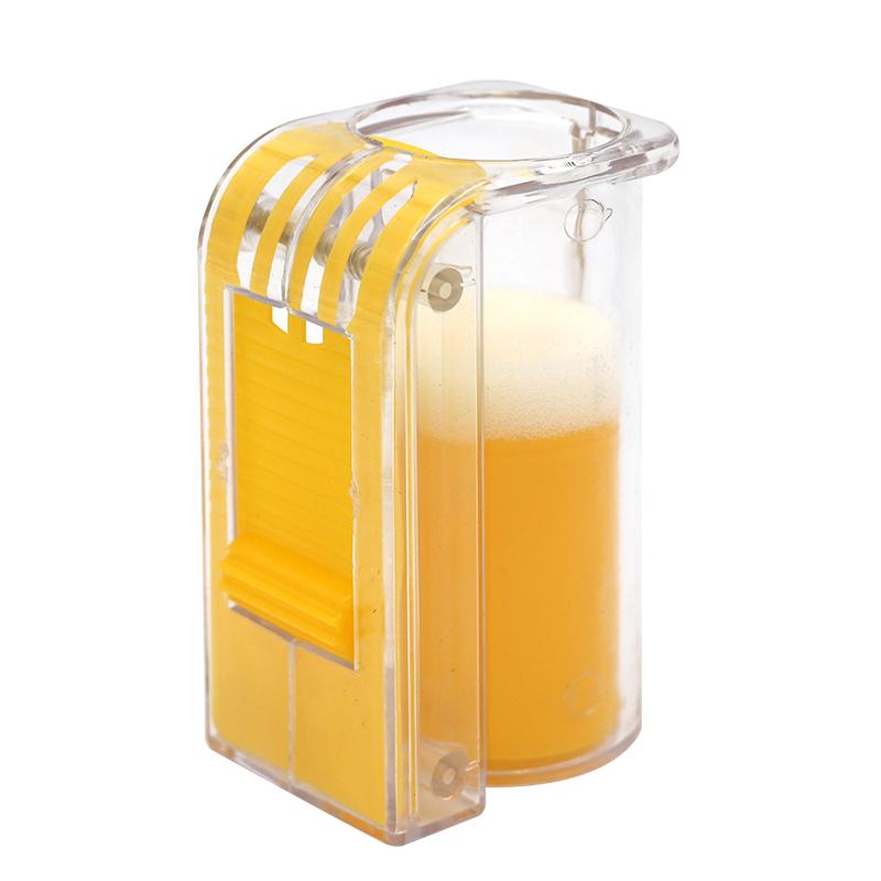 1Pcs Bee Queen Marking Bottle Bee Mark Cage Plastic One Handed Marking Catcher with Plunger Plush Garden Beekeeping Supplies