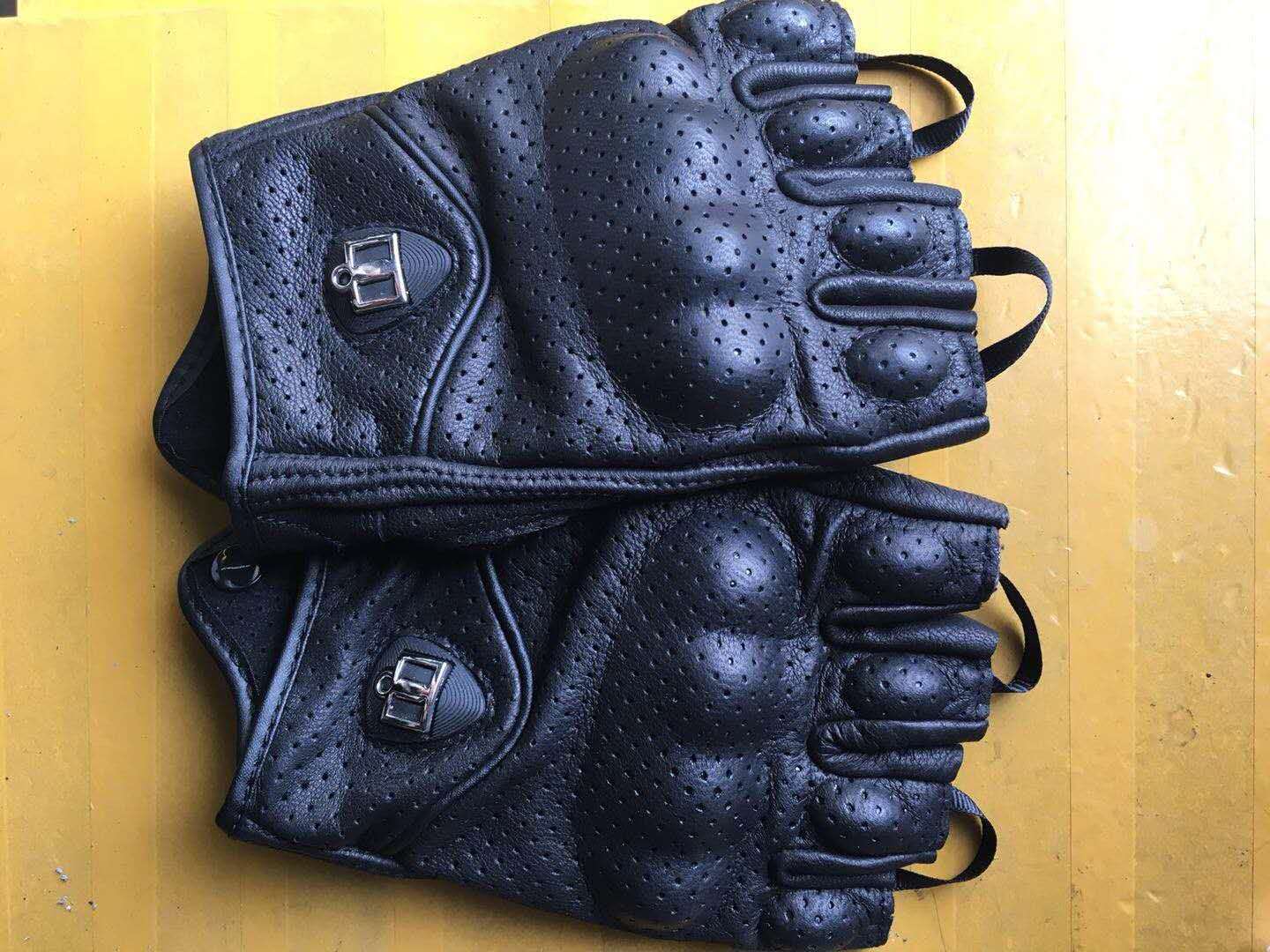Motorcycle racing gloves, bicycle riding half-finger gloves M