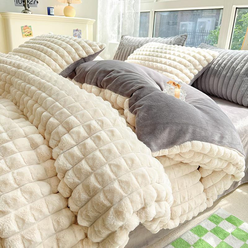 Milk Velvet Four Piece Set, Warm In Winter, Thickened Coral Velvet Bed Sheet, Quilt Cover, Flannel Bed