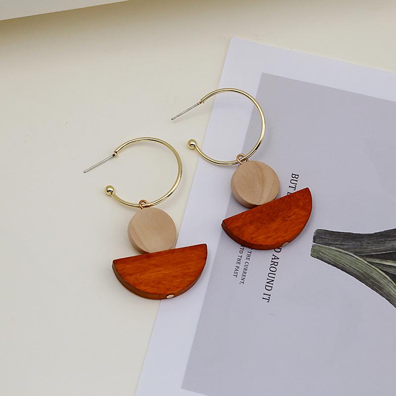 

Silver Needle Fashionable C-Hoop Tassel Earrings for Women
