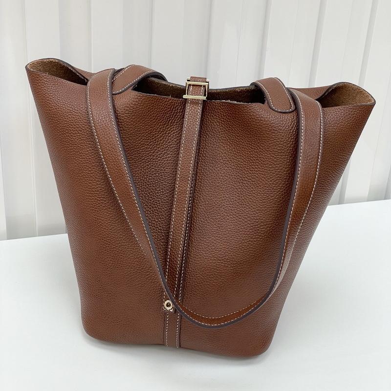 2025 New Style Top Layer Cowhide Genuine Leather 26 Large Size Single Compartment Tote Bag Gold Buckle Fashionable Tassel Batch Release