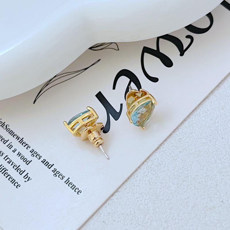 Elegant Teardrop Zircon Stud Earrings - Sleek Design