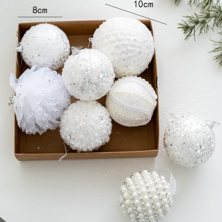 Goldfarbener Weihnachtsbaumschmuck – Hängende Kugeldekoration für Feiertage