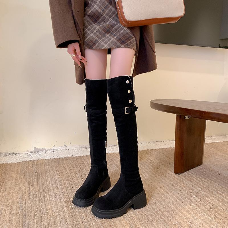 Grape Mom Has the Same Two-wear Knee Knight Boots, Thick-soled Velvet Thick-heeled Boots, and Inner Height-increasing Cashmere High Boots.