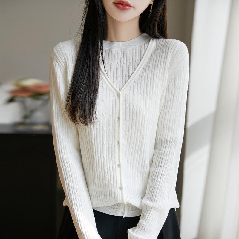 Leichte Strickjacke für Damen aus 50 % Wolle und 50 % Maulbeerseide – vielseitige Strickware für 4 Jahreszeiten für ganzjährigen Komfort und Stil