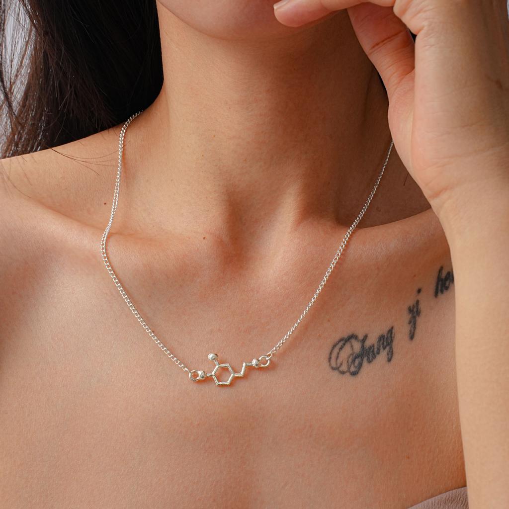 Promotional Personalized Necklaces, Fashion Chemical Bond Pendants, Alloy Niche Items