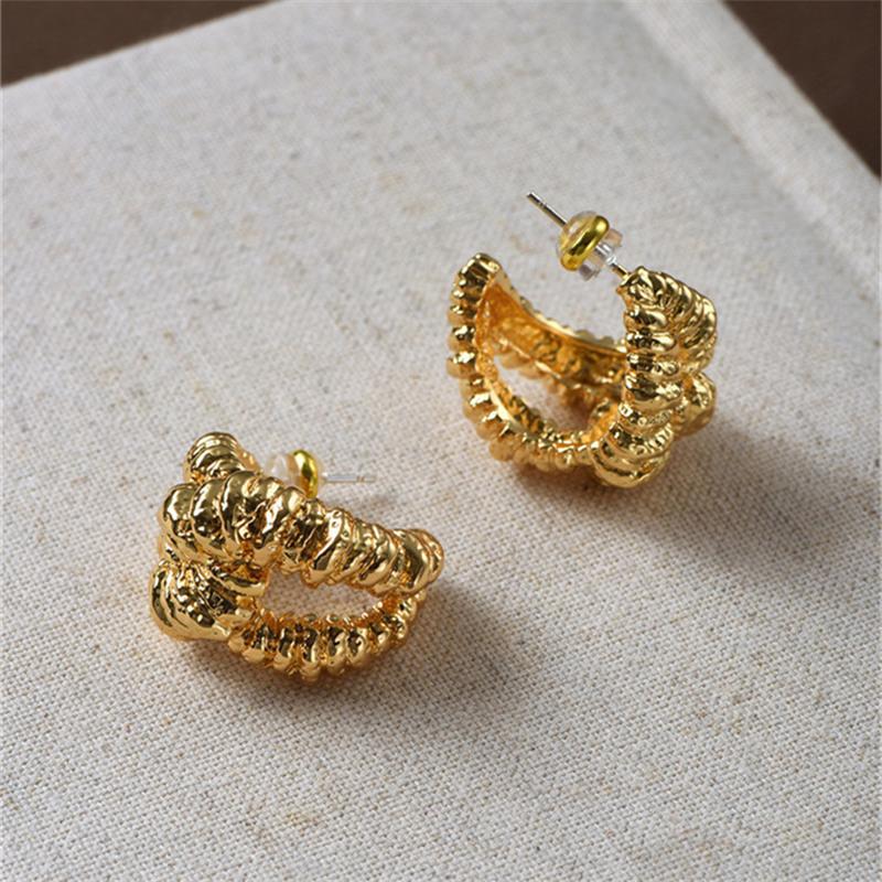 

Vintage Lava Texture Chunky C-shape Earrings for Women Gold Plated Geometric Hollow Ear Studs Fashion Statement Jewelry Gifts золотой