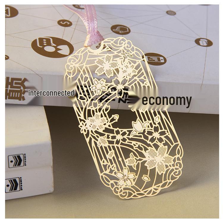 Exquisite Hollow Brass Bookmarks: Retro Chinese Style Custom Gifts