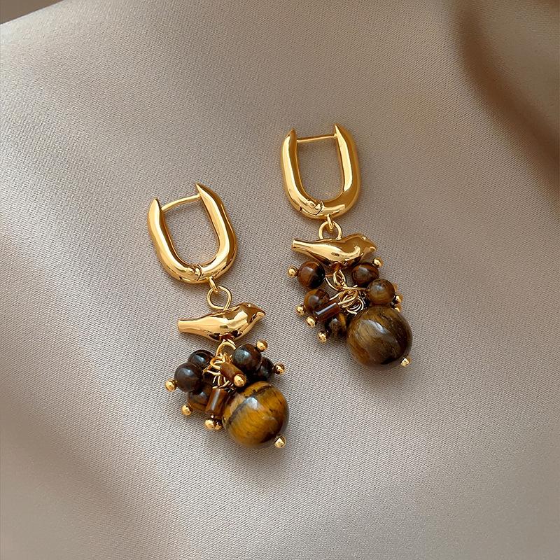Silver Needle Geometric Tiger Eye Flower Earrings - Retro Style, Light Luxury, High-End Fashion Ear Studs