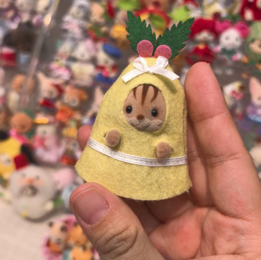 Genuine Anime Sylvanian Families Chocolate Rabbit Fairie Husky Giraffe Doll Kawaii Decoration Model Ornament Birthday Gift Toy