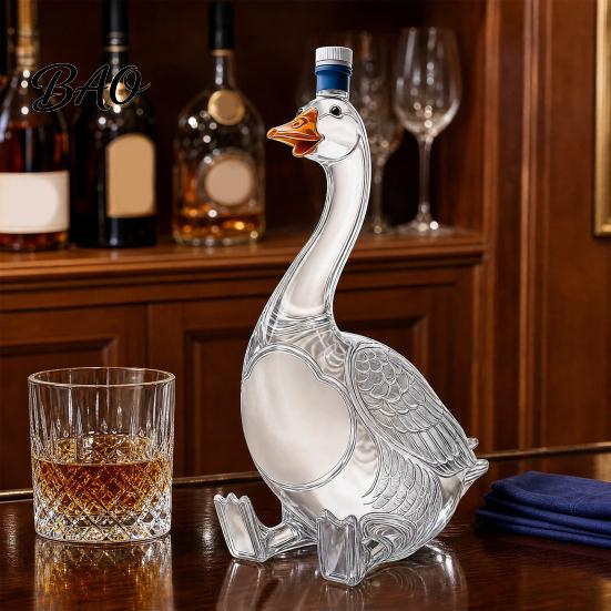 Sculpted Glass Bottle Goose Shaped Whiskey Decanter, 3D Animal with Stopper, Spirits Display Container Novelty Wine Dispenser for Home Bar,