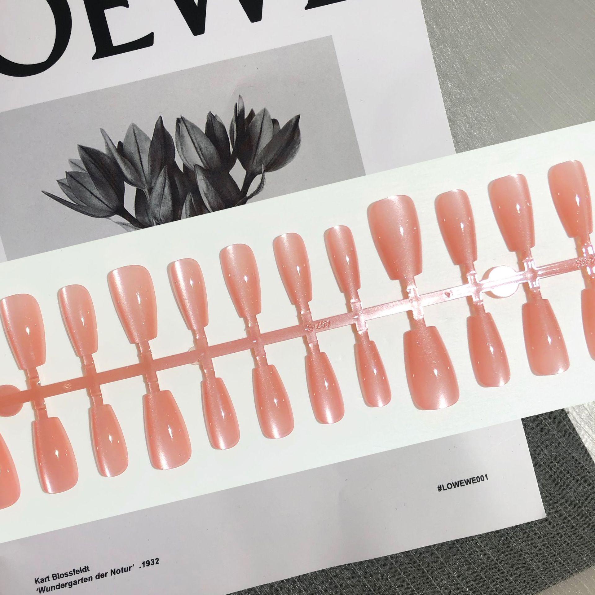 

Sweet Pomelo Cat Eye Press-On Nails: Handmade Solid Color with Glass Beads in White Moonlight. Whitening & Stylistic, 30-Piece Set.