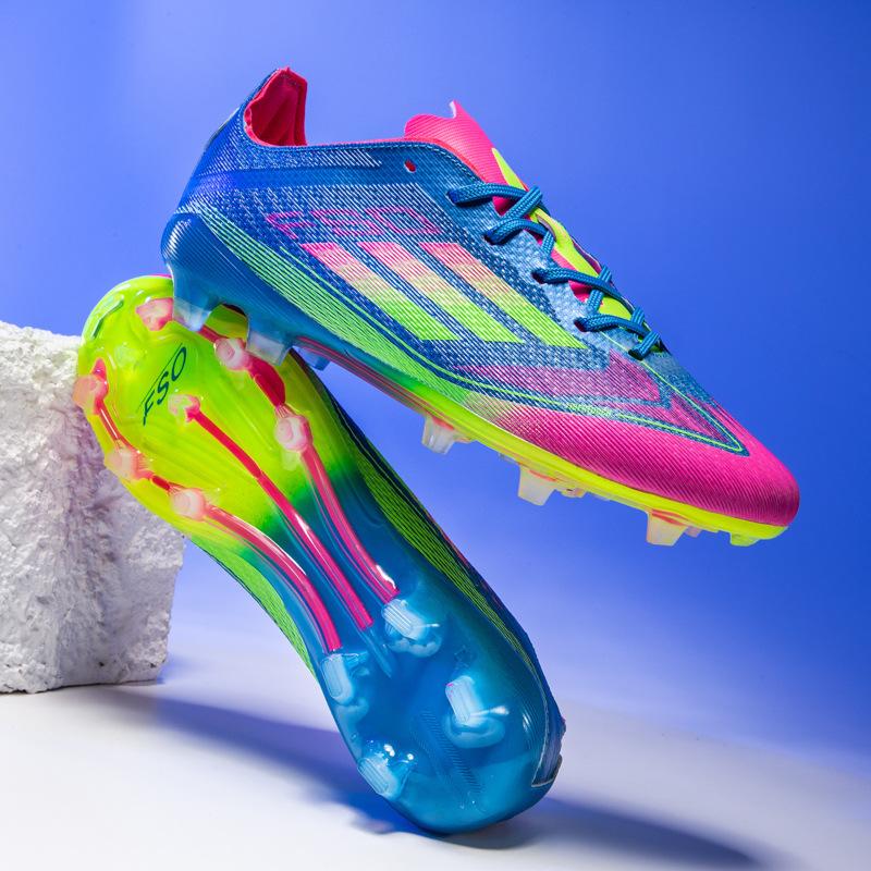 

New World Cup football shoes seamless fly-woven Football boots lawn sports training shoes 2025 35