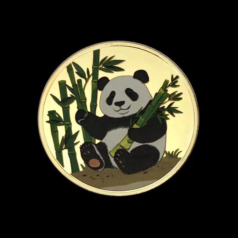 Tourist attractions, national treasures, panda souvenirs, playing with coins, commemorative medals, gold and silver coins, giant panda coins