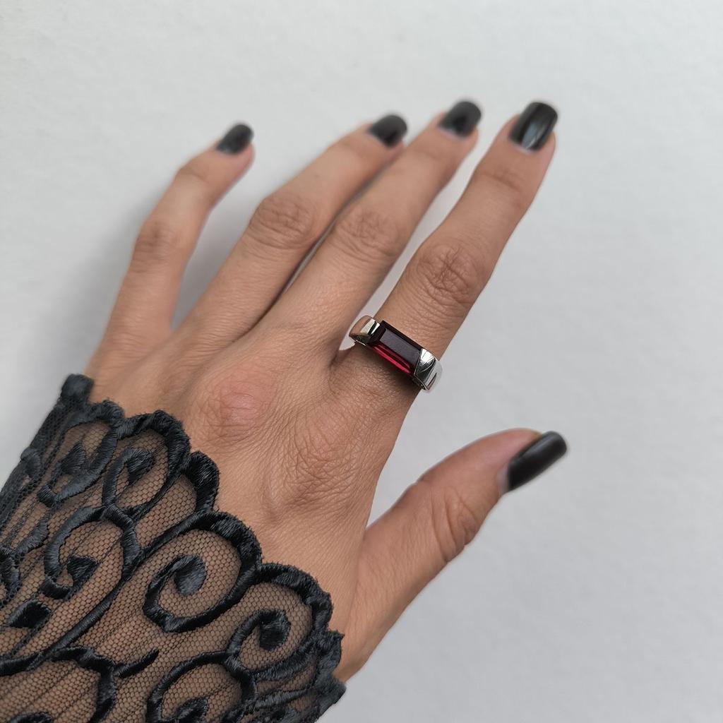 Bague en argent avec grenade synthétique nano 2,14 ct, poids de l'article 5,39 g (60002181)