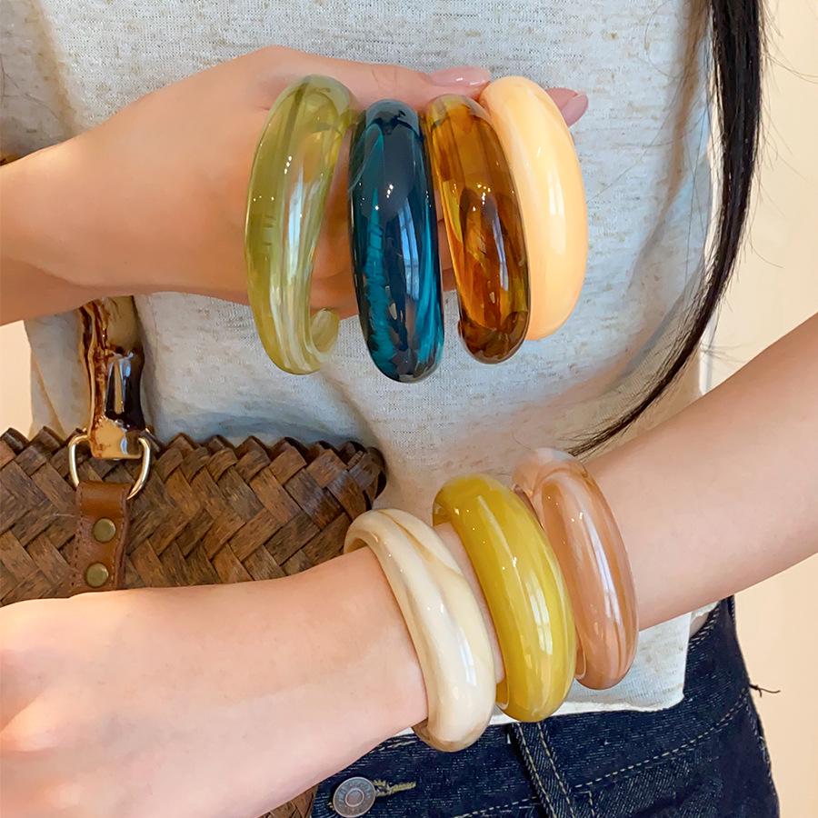 Dopamine Glossy Gradient Ruyi Bangle - Simple, Fashionable, Gentle Temperament Jewelry.