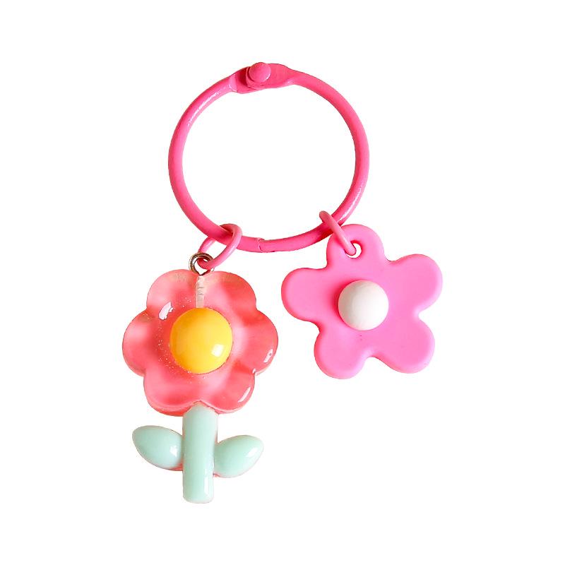 Colorful DIY Flower Keychain: Handmade Soft Rubber Floral Pendant & Bag Charm Accessory