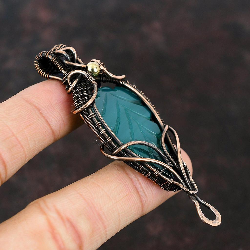 Geschnitzter Blatt Grüner Onyx Anhänger Edelstein Schmuck Kupferdraht umwickelter Anhänger Handgefertigter Designer Anhänger Schmuck Für Geschenke Grüner Onyx Schmuck