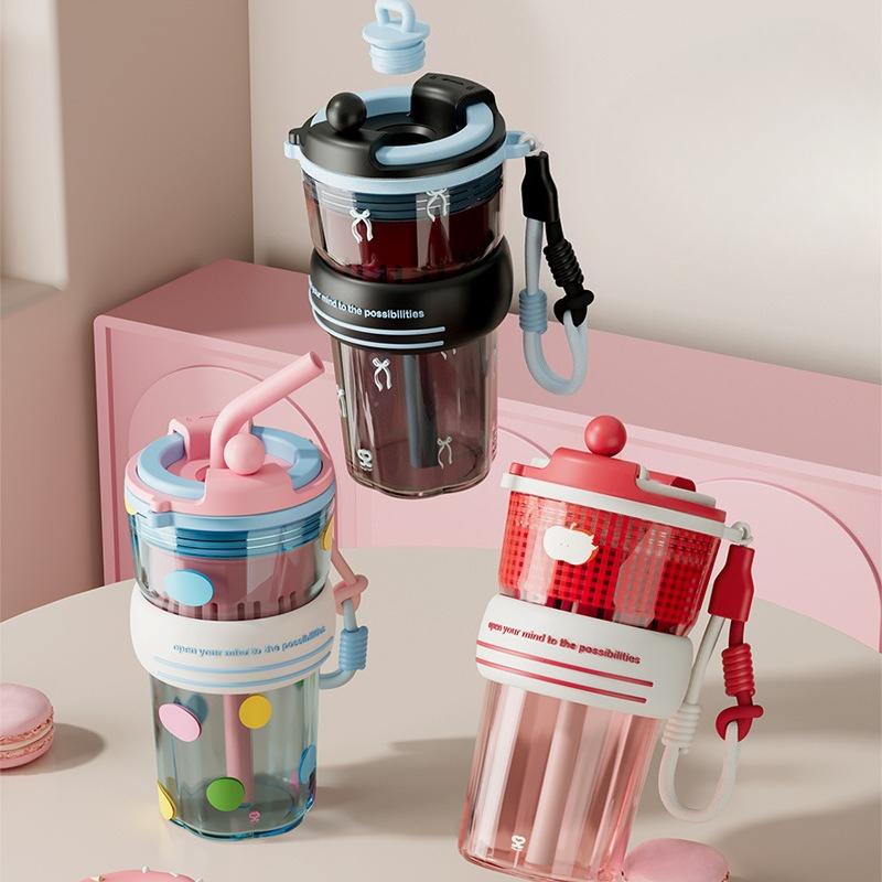 Sommer Niedlicher Cartoon Direktes Trinken Plastikwasserbecher, Tragbarer Student Strohbecher mit großem Fassungsvermögen zum doppelten Trinken