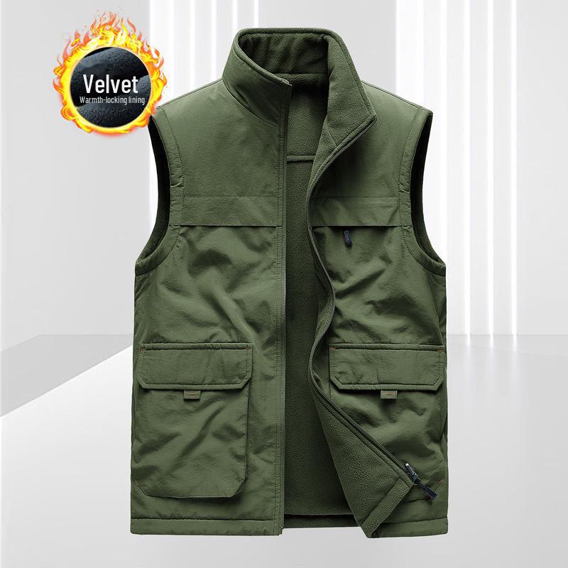 Herrväst med dubbelsidig design och flera fickor: Trendig sammetsväst för höst & vinter.