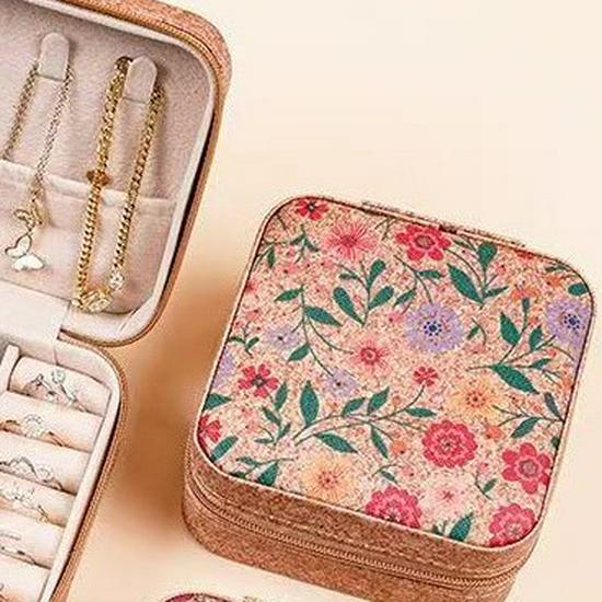 

Portable Retro Cork Jewelry Box for Travel - Earring, Ring, Necklace Organizer 10x10x5 cm