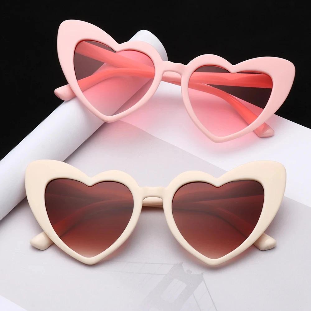 Ladies Love Heart Sunglasses Retro Big Frame Women Sunglasses UV400 Protection Summer Shades Eyewear Anti Blue Light Glasses