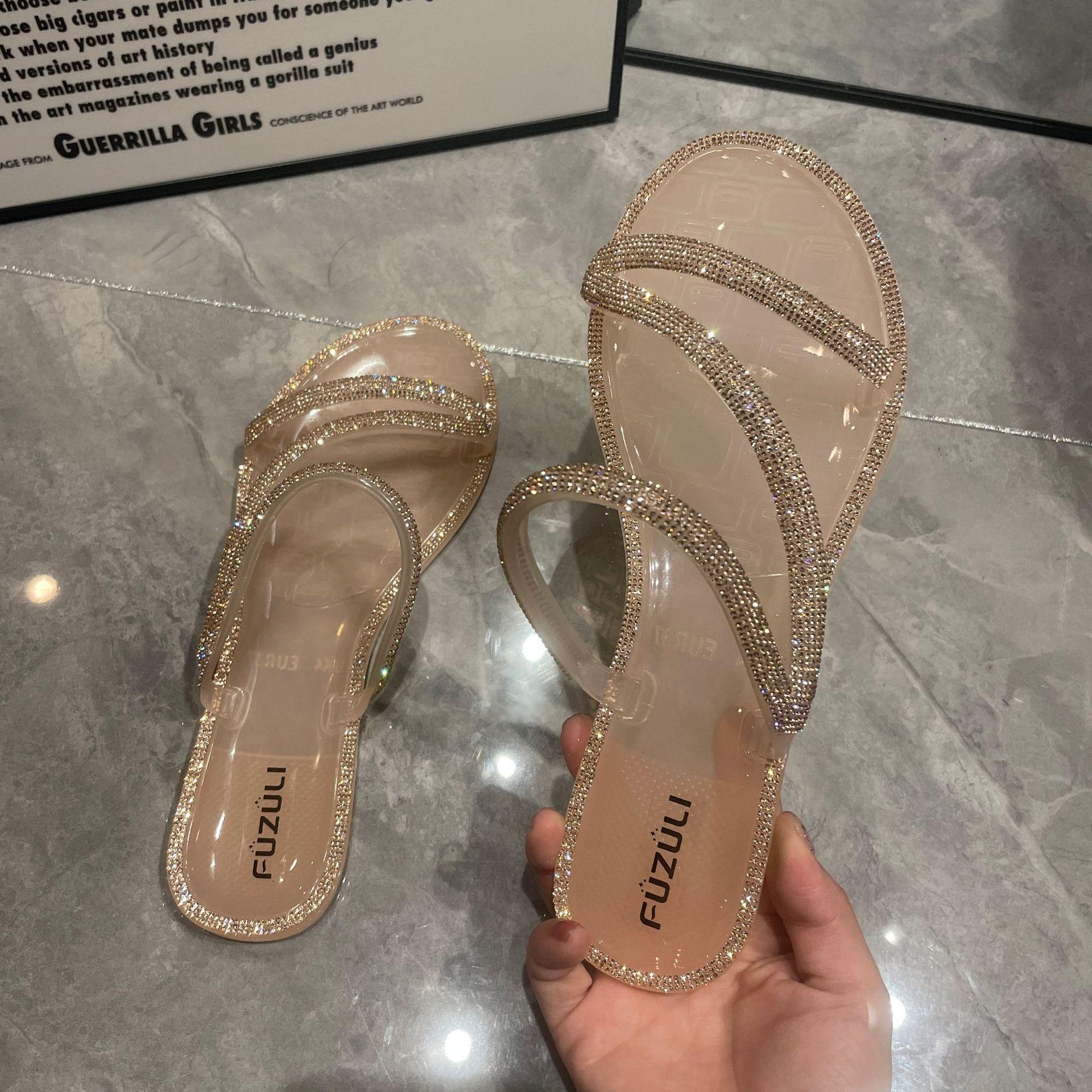 

2025 new summer slippers women s trend fashion belt diamond thickened women s slippers one-word flat slippers outer wear 40 прозорий