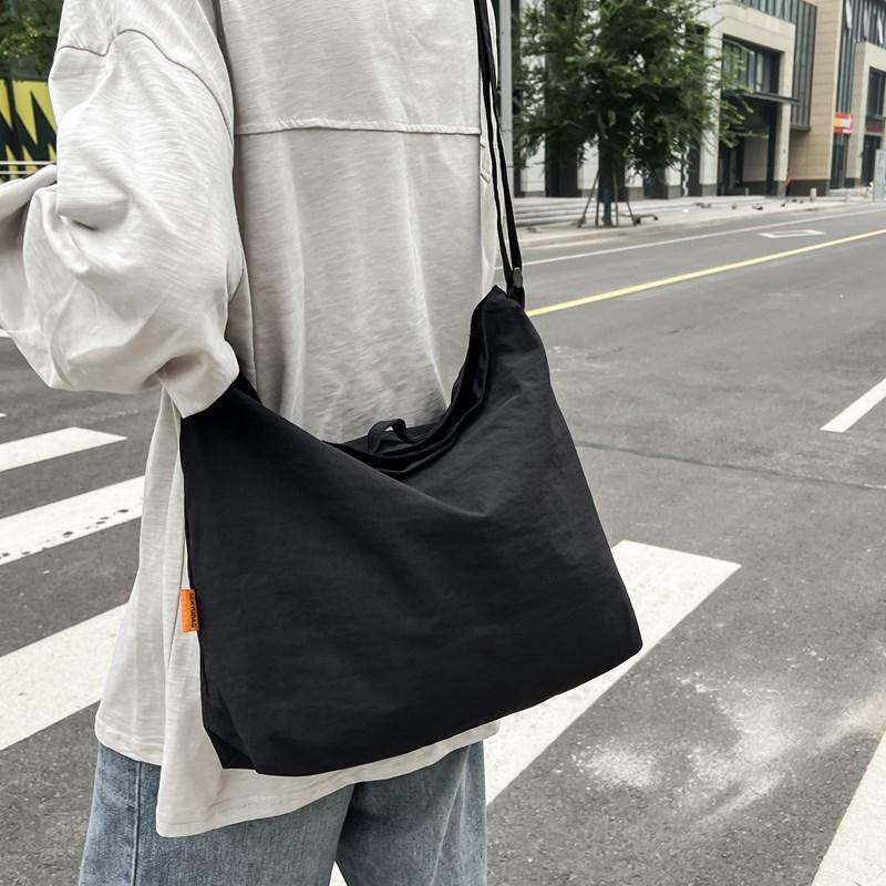Casual Messenger Bag Male And Female Neutral Wind Commuter Student Backpack Tote Bag Lightweight Large Capacity Shoulder Bag Tide