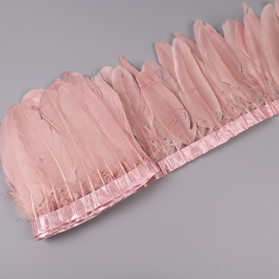 Dekoracyjne pióra gęsie na taśmie do robótek ręcznych, dekoracji karnawałowych, frędzle do ubrań, sukienek, szycia, sztuki i rzemiosła