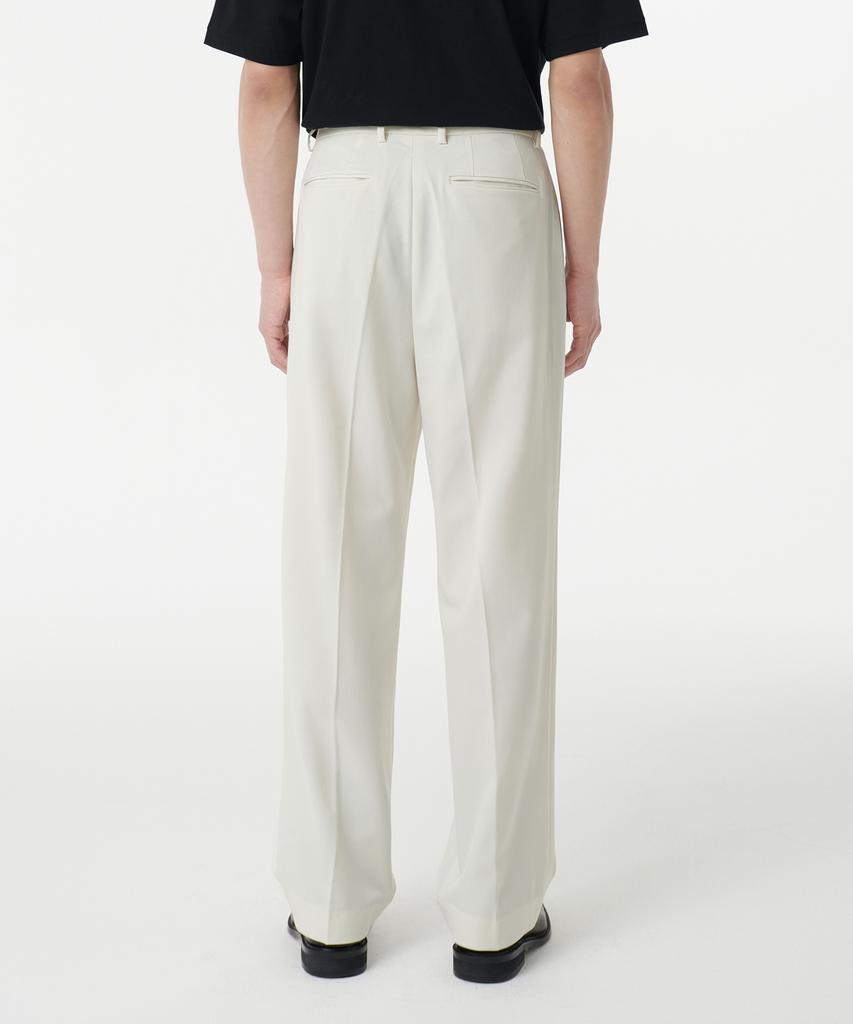 MUSINSA STANDARD Three-Puck Semi-Balloon Slacks [Cream]