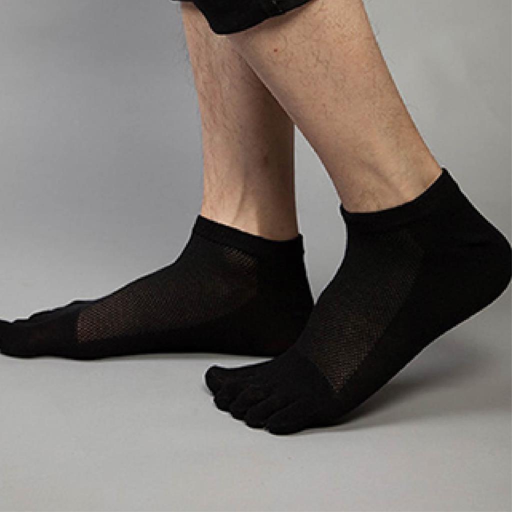 Einfarbige Baumwoll-Fünf-Zehen-Socken für Herren Grau Schwarz Atmungsaktive Hohlmaschen-Knöchelsocken Frühling Sommer Freizeit-Socken mit geteilten Zehen
